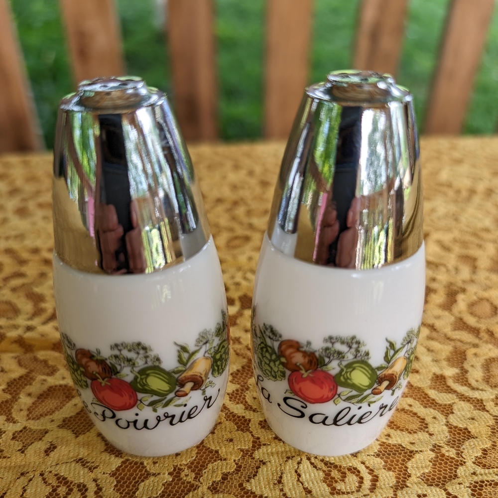 Corning Ware "Spice of Life" Vintage Salt & Pepper Shakers